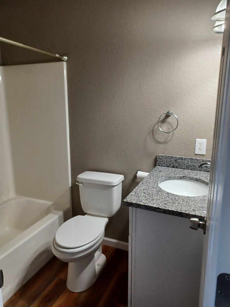 Building Photo - 3200 Rock Point Ct