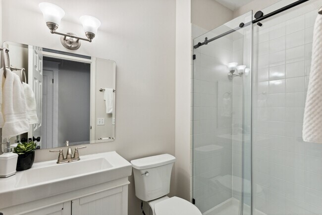 Building Photo - 3511 N Seminary Ave