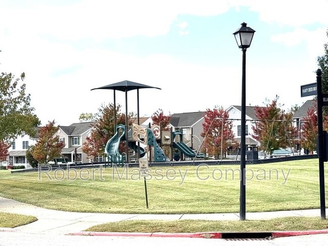 Building Photo - 7127 Black Mountain Dr