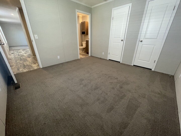 Building Photo - 38039 Leverette Ave