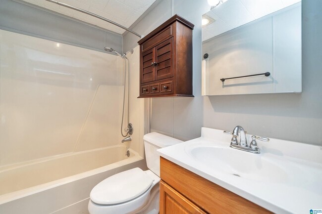 Building Photo - 1541 Rainbow Ln