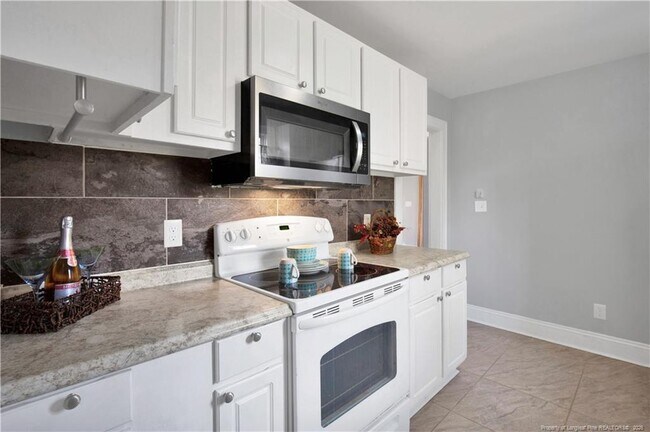 Building Photo - 326 Hawley Ln