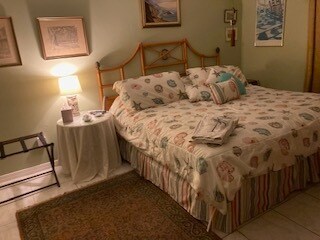 Large Master Bedroom with room for king size bed! - 119 Georgetown Dr