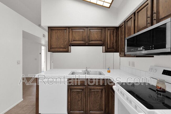 Building Photo - 1625 E Jerome Ave