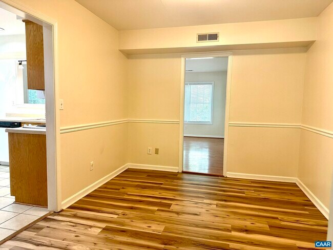 Building Photo - 3159 Saddlebrook Ln