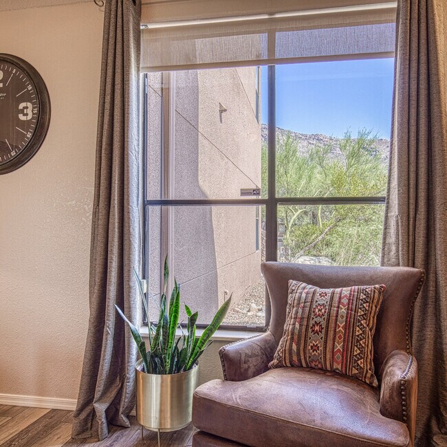 Building Photo - 6655 N Canyon Crest Dr