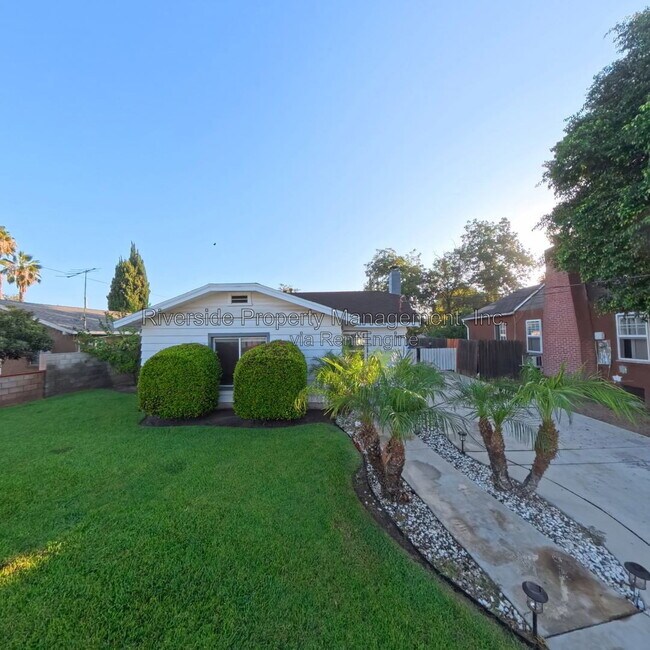 Building Photo - 3695 McKenzie St