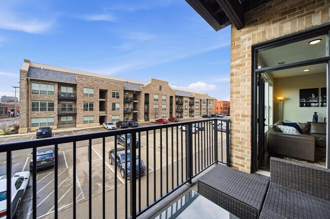 Building Photo - 751 N 6th St