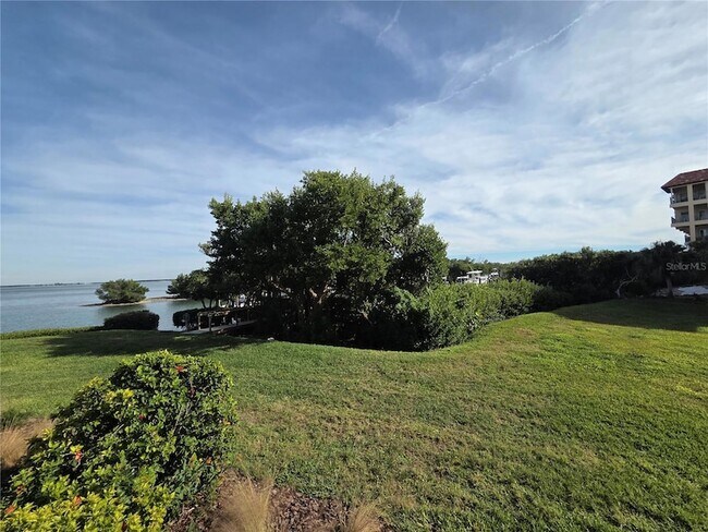 Building Photo - 1515 Pinellas Bayway S