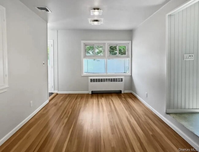 Building Photo - 571 Richmond Rd