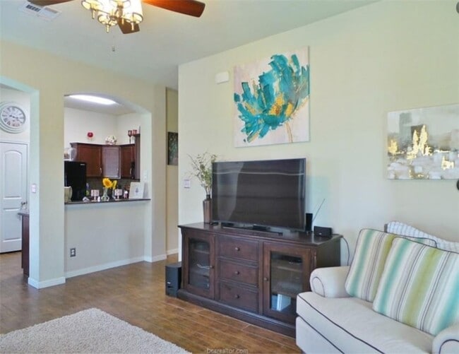 Building Photo - 2711 Silver Oak Dr