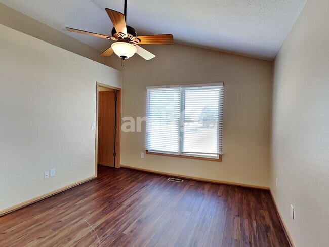 Building Photo - 7736 Powers Ridge Dr