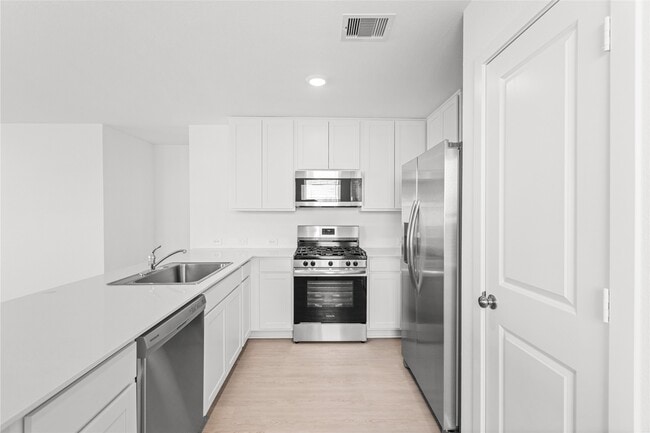 Building Photo - 28714 Bottom Grass Trl