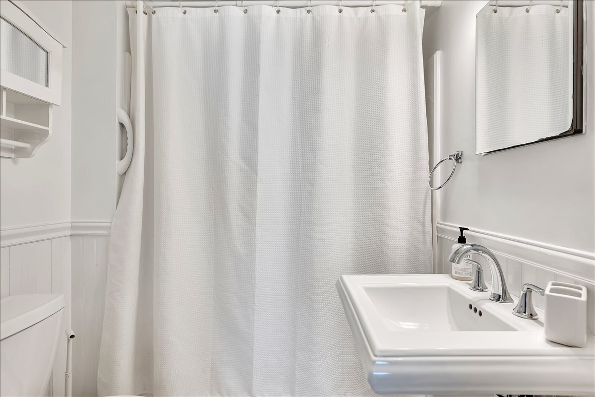 Building Photo - 10 Ritchie Pl