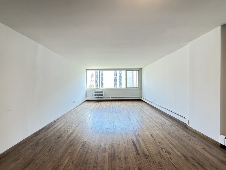 Building Photo - 1442 N Dearborn St