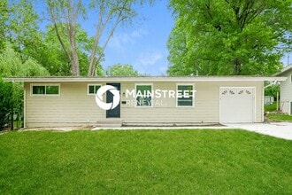 Building Photo - 4 Bedroom Pet-Friendly Home in OVERLAND PARK, KS with Main Street Renewal