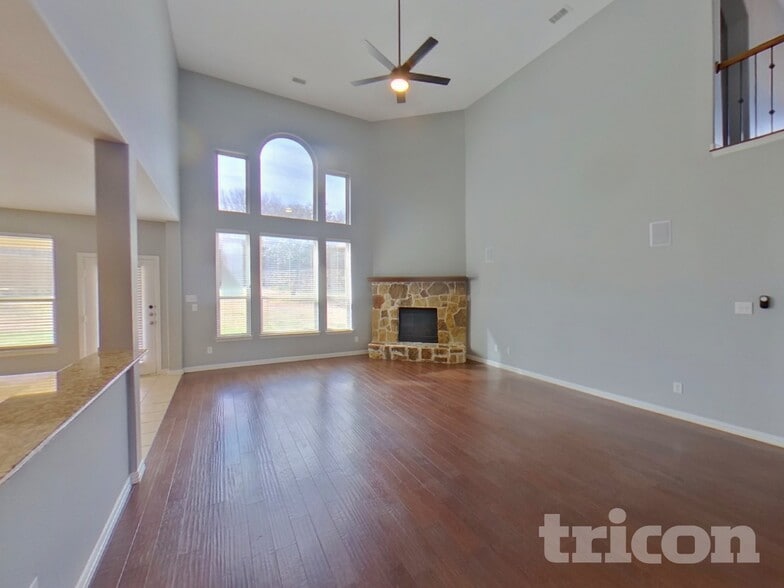 Building Photo - 2107 Parkvista Ct