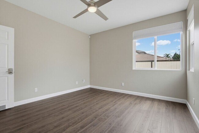Building Photo - 3239 Canyon View Dr