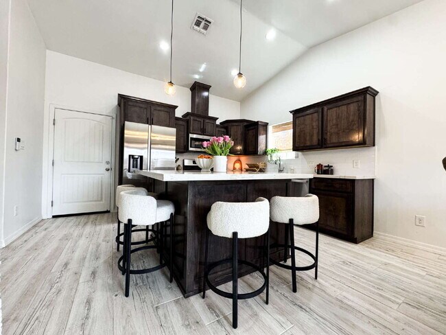 Building Photo - "Spacious 4-Bedroom, 2-Bathroom home in Prime Yuma!"