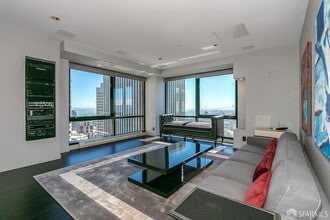 Building Photo - 333 Bush St