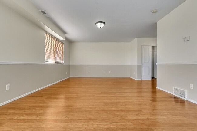 Building Photo - 1781 N Belvedere Way