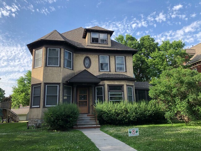 Primary Photo - 1863 Marshall Ave