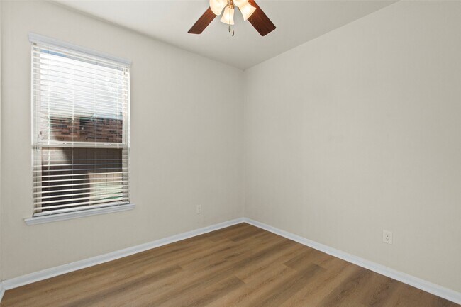 Building Photo - 9430 Harmony Lake Ln
