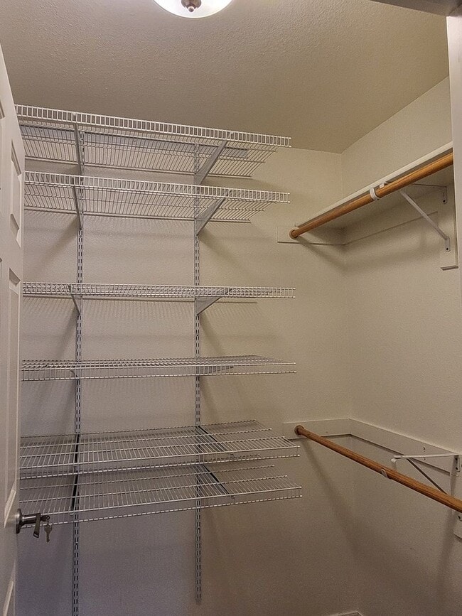 Building Photo - Unfurnished Resort Like Condo available No...