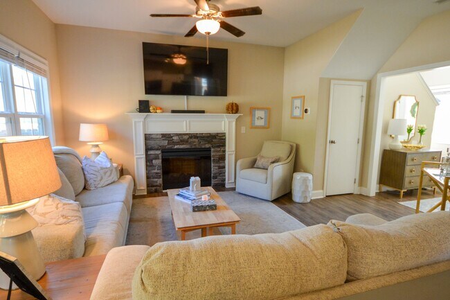 Building Photo - Beautiful 3 Bedroom Home in Everett's Creek Community
