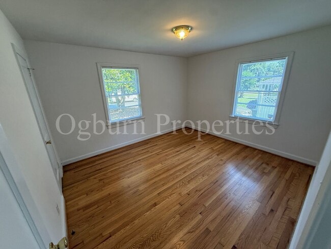 Building Photo - 144 Lawndale Dr