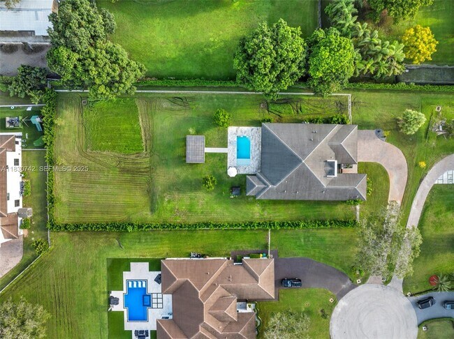 Building Photo - 5000 SW 159th Ave