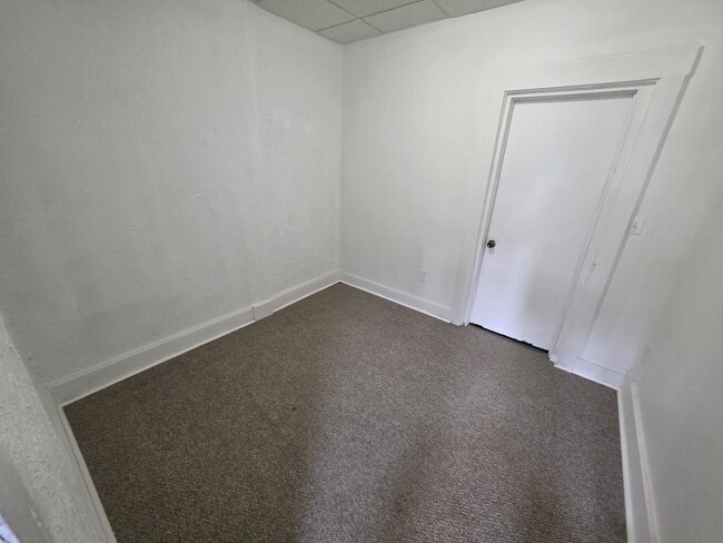 Building Photo - 50 E Main St