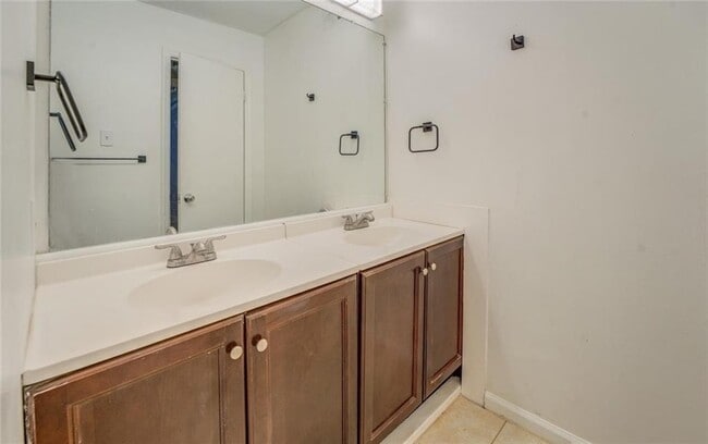 Building Photo - 115 Plantation Dr