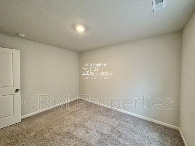 Building Photo - 974 Woodland Spgs Dr