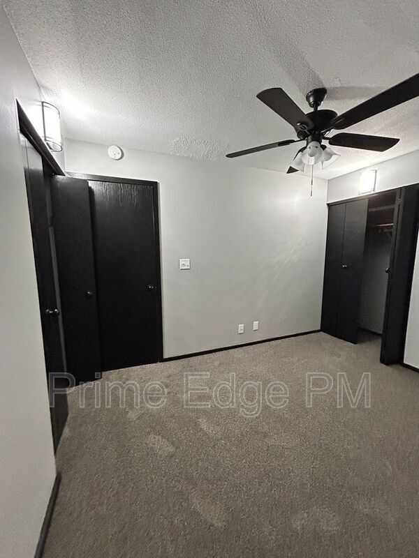 Building Photo - 1801 Ridgehaven Ct