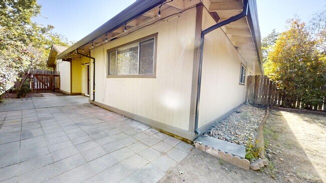 Building Photo - 46 Dean Way
