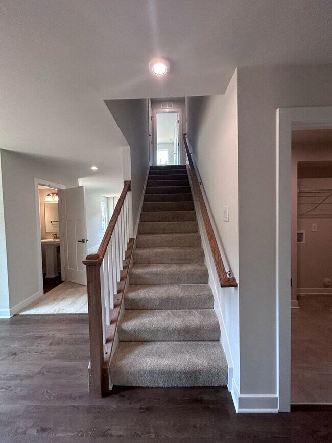 Building Photo - Austin Woods New Townhouse, North Chesterf...