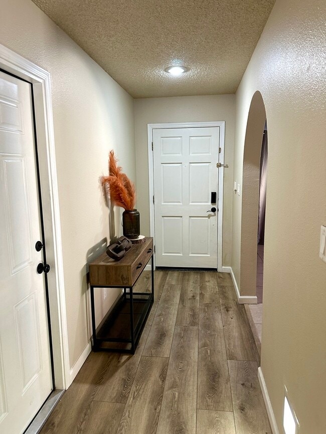 Building Photo - Ideal Dobson Shores
