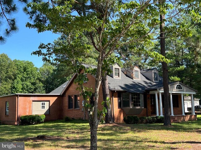 Building Photo - 9872 Red Hill Rd