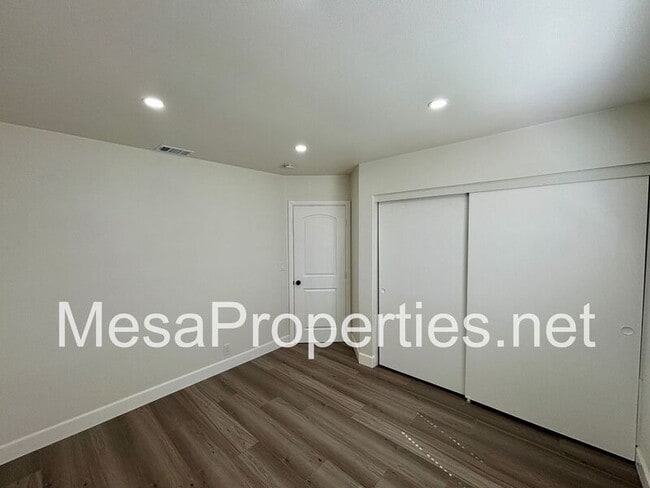 Building Photo - 1617 Fairfax Ct
