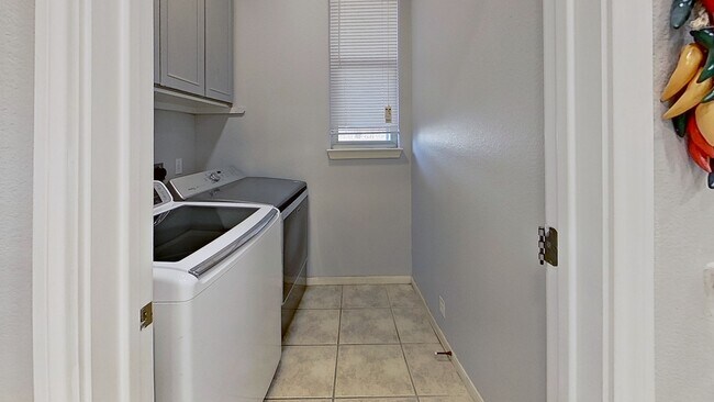 Building Photo - 1007 Brown Dr