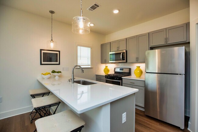 Building Photo - Elevated Rental Home with Community Amenities