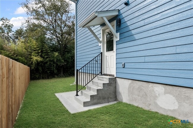 Building Photo - 602 S 18th St