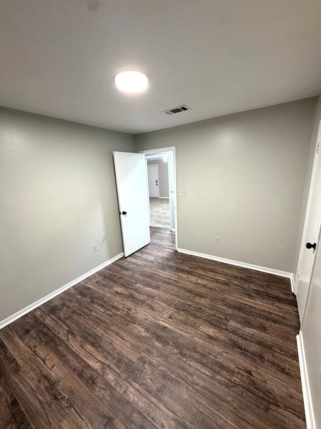 Building Photo - 5919 40th Ct