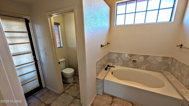 Building Photo - 1061 W Antelope Creek Way