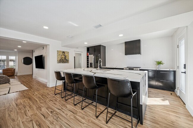 Building Photo - 13062 Trail Hollow Dr