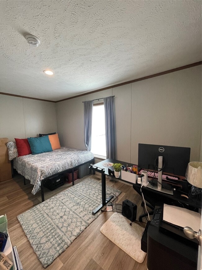 Building Photo - 20410 Telge Rd