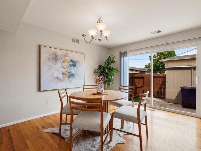 Building Photo - 9264 Mansfield Ave