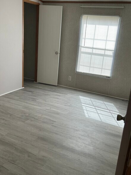 All bedrooms spacious - 49 Mallard Ave NE