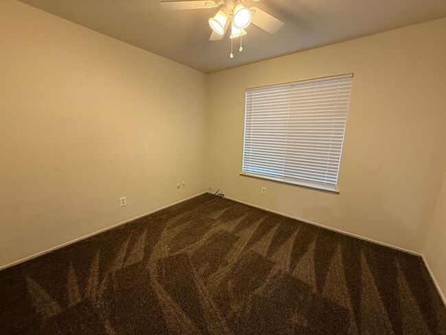 Building Photo - 9256 Colonsay Way